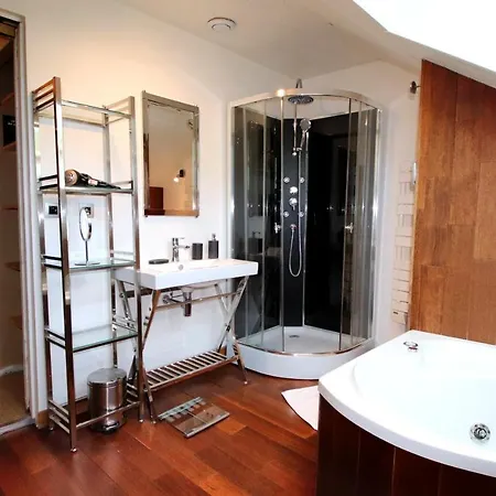 Chalet Ski-in/ski-out Chalet, Quiet Location, And Jacuzzi