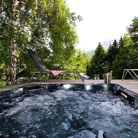 Chalet Ski-in/ski-out Chalet, Quiet Location, And Jacuzzi Vars (Hautes-Alpes)